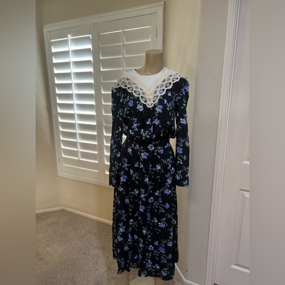 VNTG 80s blue floral cape neck midi‎ long sleeves Prairie Cottage Core Dress 8 - Picture 1 of 14